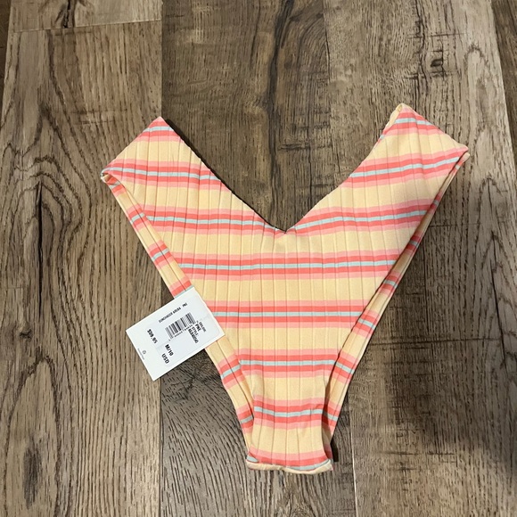 Billabong Sunchaser Fiji Bikini Bottoms (NWT) - Picture 3 of 4